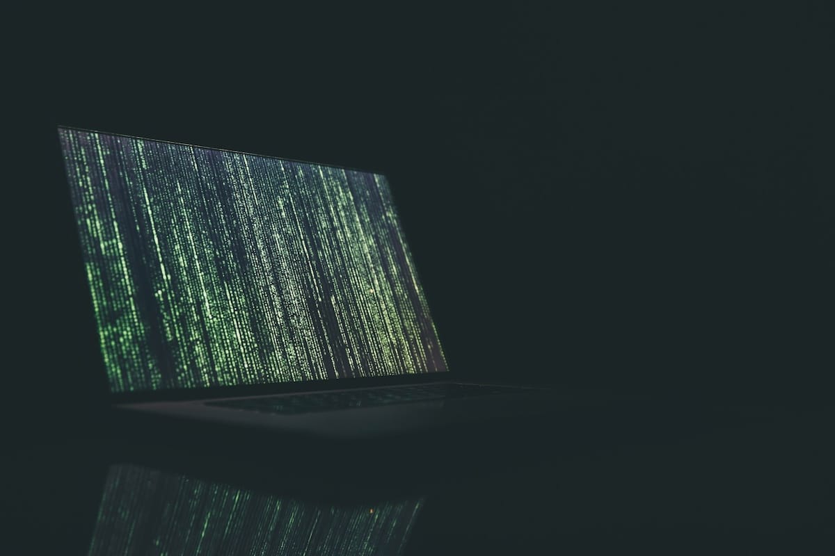 Warum sind die Cybersicherheitslösungen Avast Premium Security und Avast Ultimate unerlässlich, um ausgeklügelte Online-Betrügereien abzuwehren?
